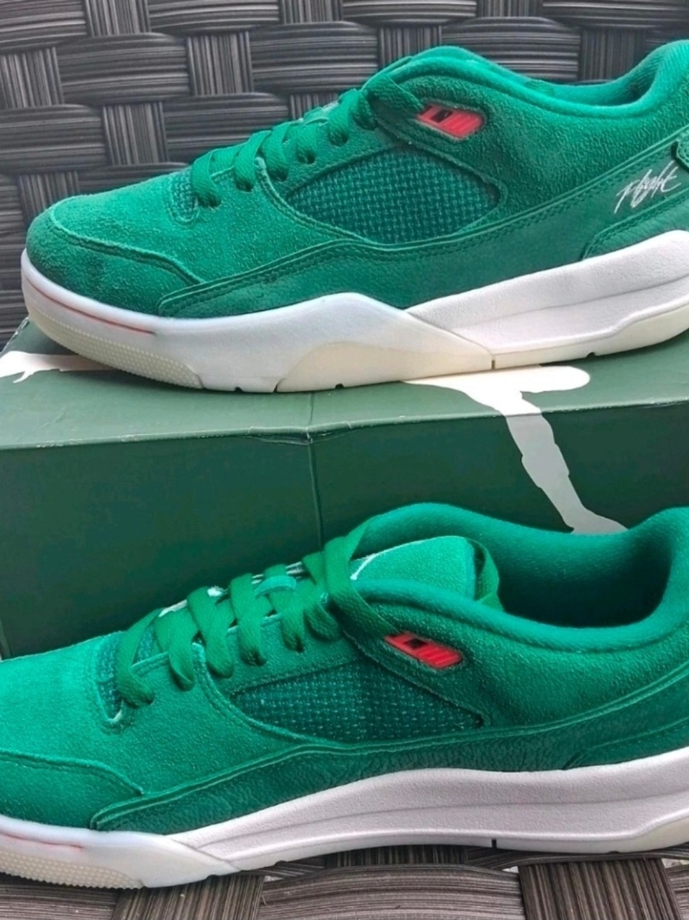 Jordan Flight Club. Court 2345 Green Suede